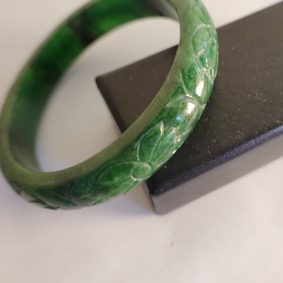 JADE GENUINE CARVED Bangle Bracelet - Picture 1 of 2